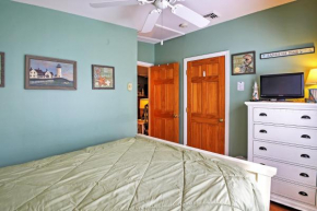 Wells Beach Cottage with Pool Access - 1 Mi to Coast